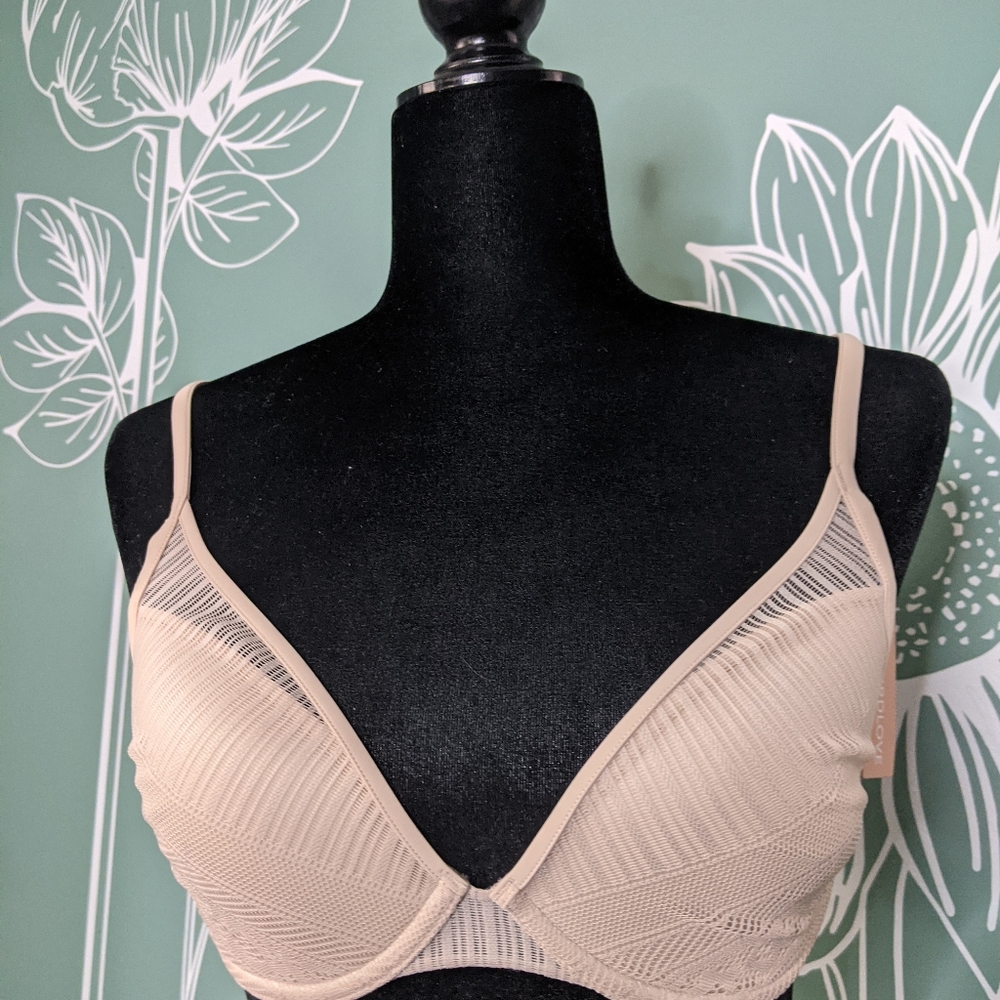 Everyday Lace Uplift Plunge Bra in nude; Size 30E